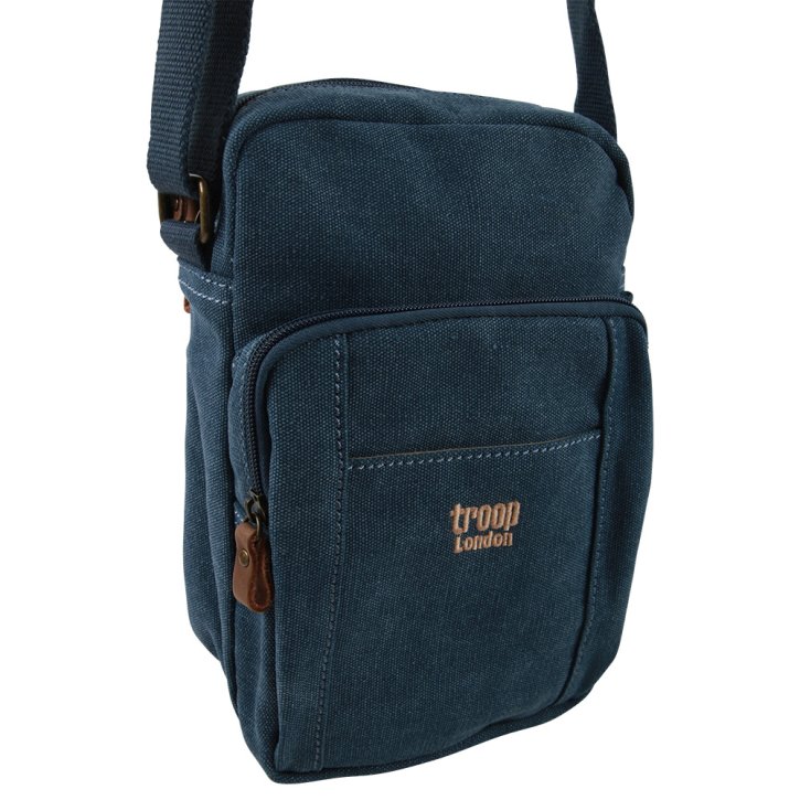 Troop London Shoulderbag blue